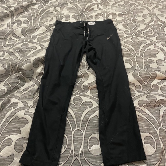 Nike Pants - Nike Dri-Fit Workout Capris
